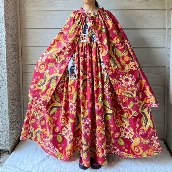 Vintage Fabric | Handmade Cloak Cape Poncho 10095 - Picture 15 of 15